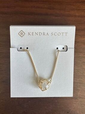 Brand New Kendra Scott Jaxon Gold Short Pendant Necklace